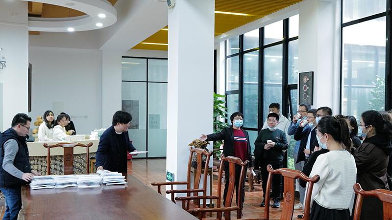 拓展思維增進友誼  青年黨員產學交流